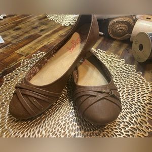Women’s Brown Jelly pop Flats Sz 11